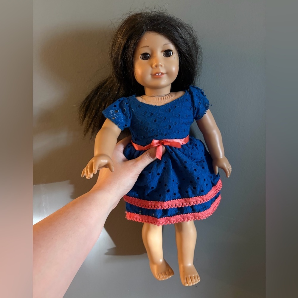 American girl truly me #25 doll Blue and Pink Dress Doll